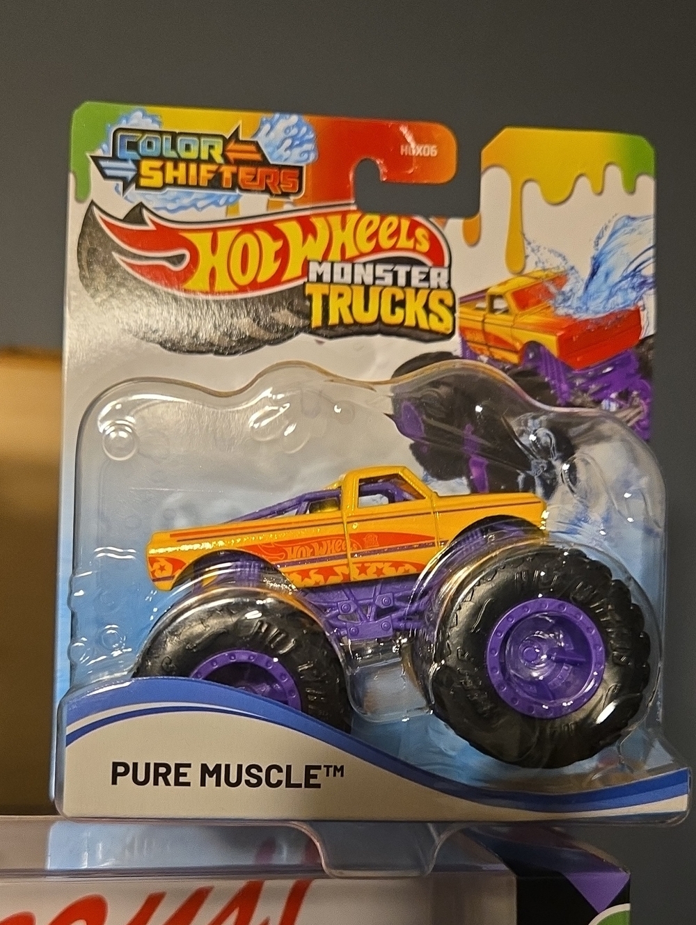 Hot Wheels Monster Trucks Color Shifters Pure Muscle - Yellow & Purple/Orange.